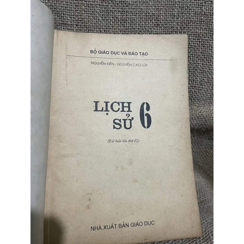 Sách giáo khoa xưa - lịch sử 6 748136