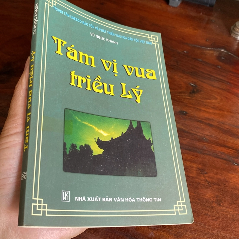 TÁM VỊ VUA TRIỀU LÝ (XB 2003) 502276