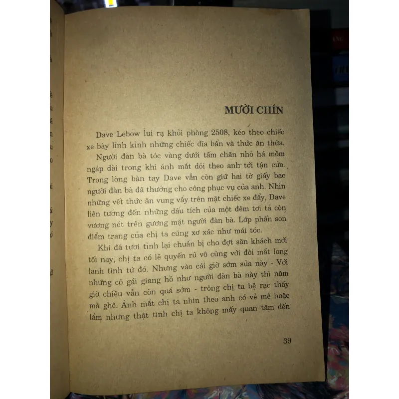 Ai là hoa hậu - Mort Weisinger 958688