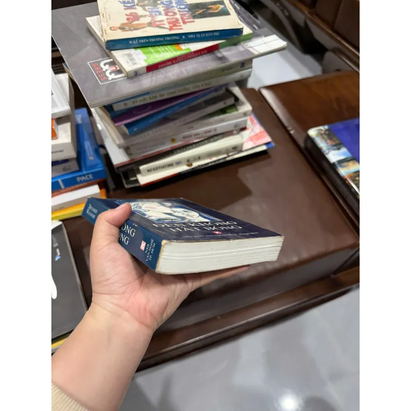 ĐÈN KHÔNG HẮT BÓNG – DZYUNICHI WATANABE- K3 1012965