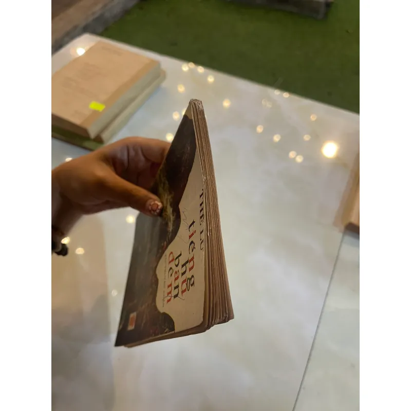 TIẾNG HÚ BAN ĐÊM - THẾ LỮ  1045609