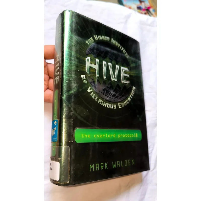 The Higher Institute of Villainous Education - HIVE (Mark Walden, hardcover) 732654