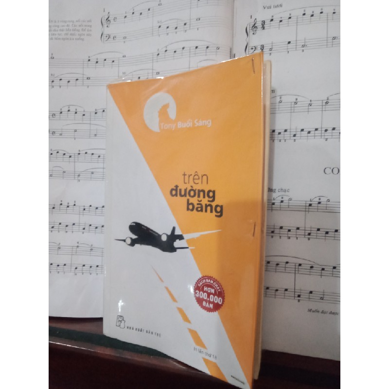 Trên đường băng 4477