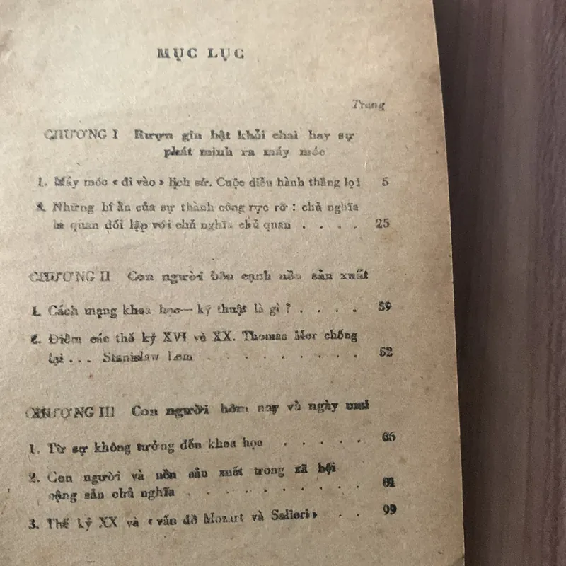 Con người trong thế giới kĩ thuật và kỹ thuật trong thế giới con người, T. B. Dingate 610686