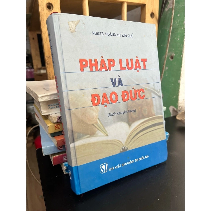 Pháp luật và đạo đức - PGS,TS. Hoàng Thị Kim Quế 746122
