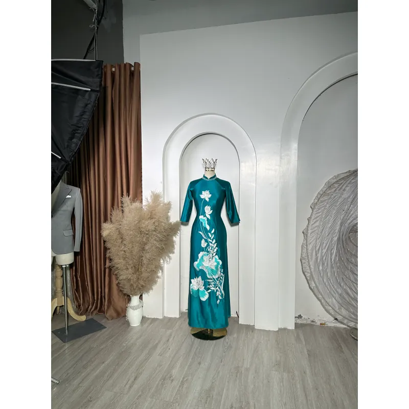 Áo dài mẹ sui, chất vải lụa ruby thêu hoa sen  700526