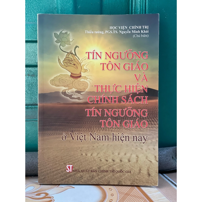 Sách tôn giáo 494295