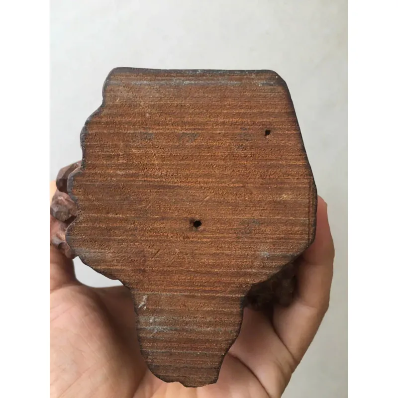 Tượng gỗ Ông Lão 575260