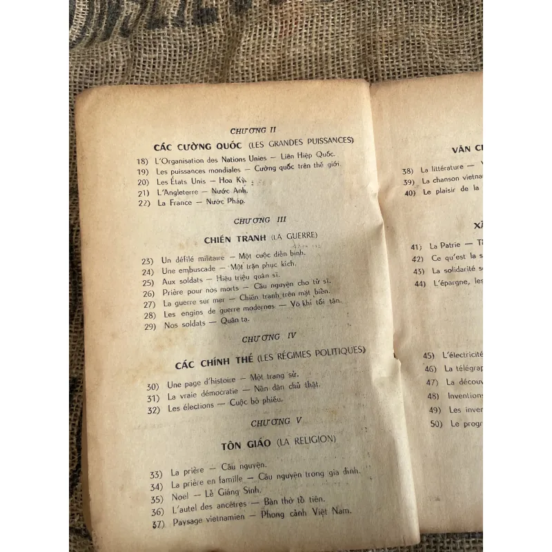 Khảo sát Pháp văn - sách in trước 75, gần 200 trang  1013094