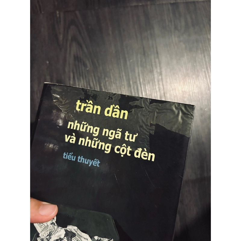 Những ngã tư và những cột đèn (đọc kĩ mô tả) 446334