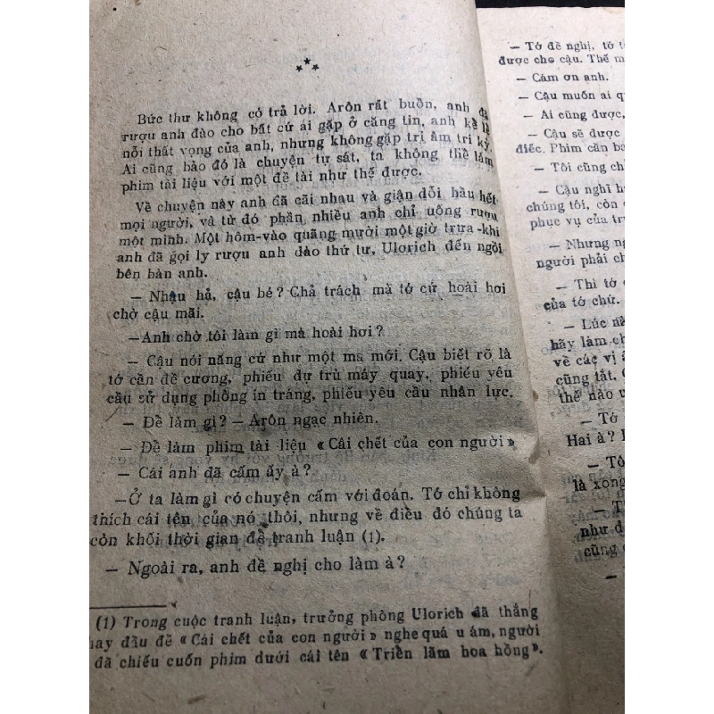 Triển lãm hoa hồng 1985 mới 50% ố vàng rách gáy nhẹ Okenho Itvan HPB0906 SÁCH VĂN HỌC 914997