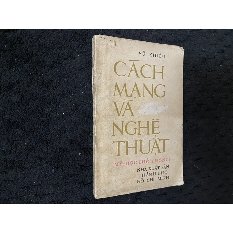 Cach mạng và nghệ thuật- chữ ký Vũ Khiêu 1004223
