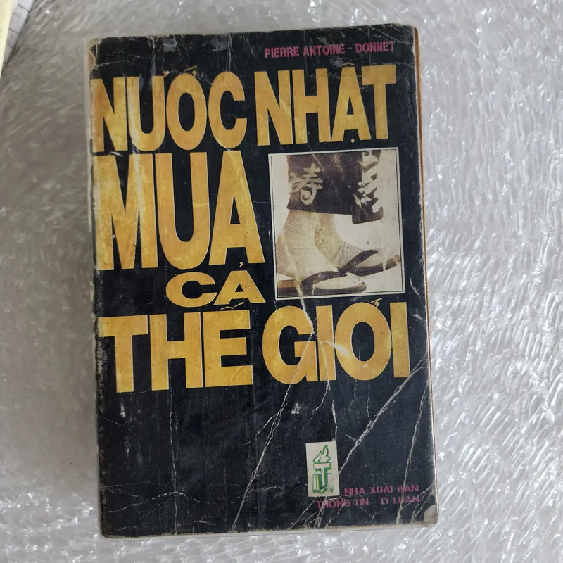 Nước Nhật mua cả thế giới | chữ ký dịch giả 695996