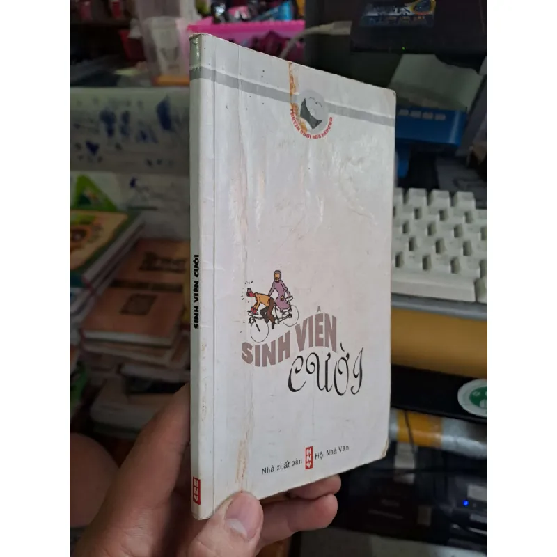 Sinh viên cười - 2009 mới 80% có viết - VĂN HỌC - HCM0111 Blogmeo 281125 710767