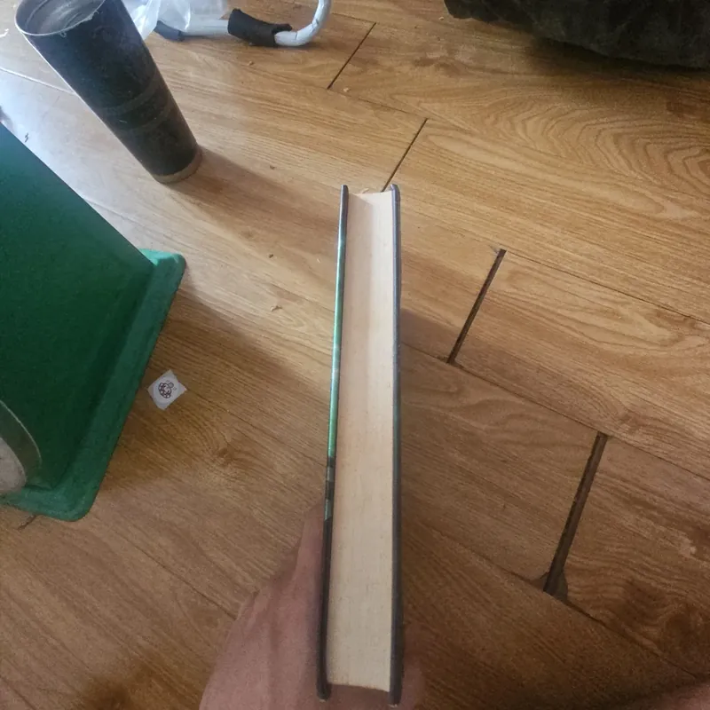 Warp The Reluctant Assassin book 1 (bìa cứng)Giá 40k 603911