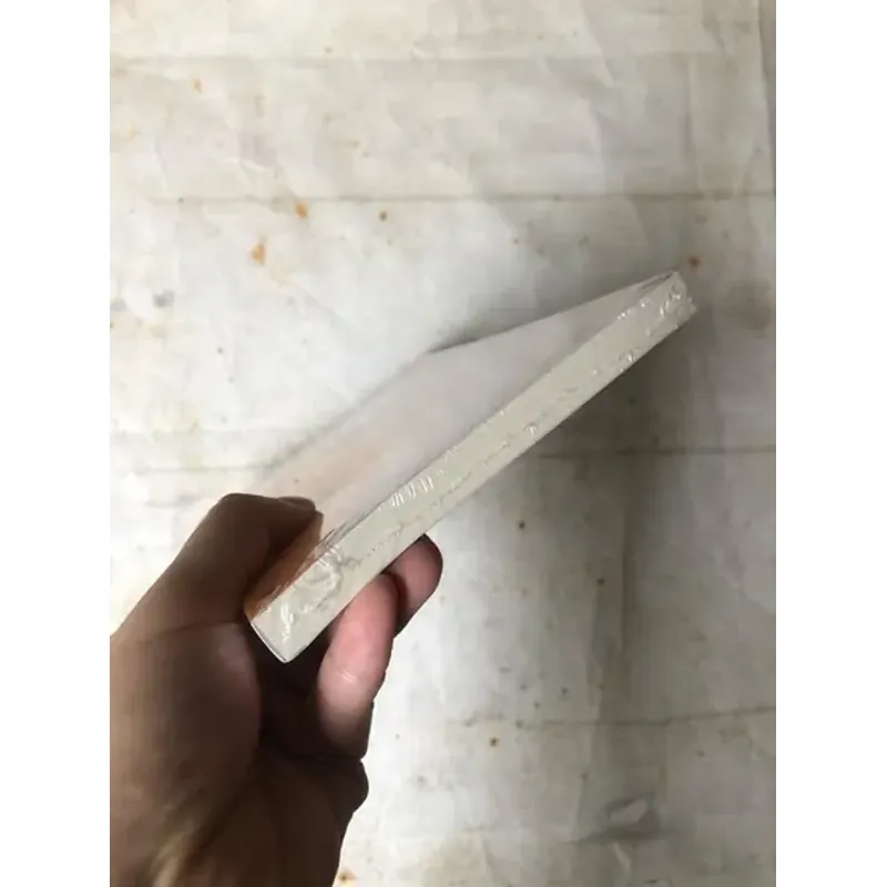 Người Xa Lạ - Albert Camus 693530