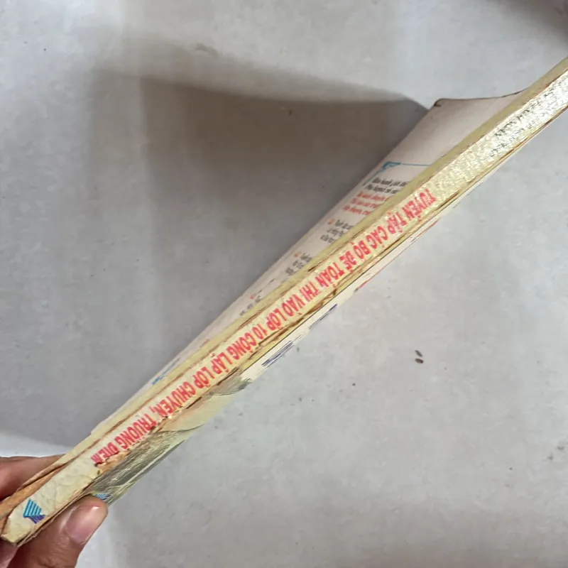 Tuyển tập các bộ đề toán thi vào lớp 10 chuyên.. 990412