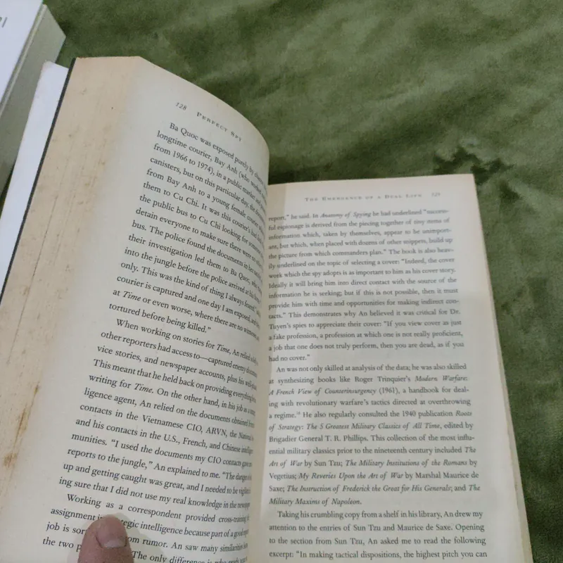 Perfect Spy Larry Berman - Phạm Xuân Ẩn 722483