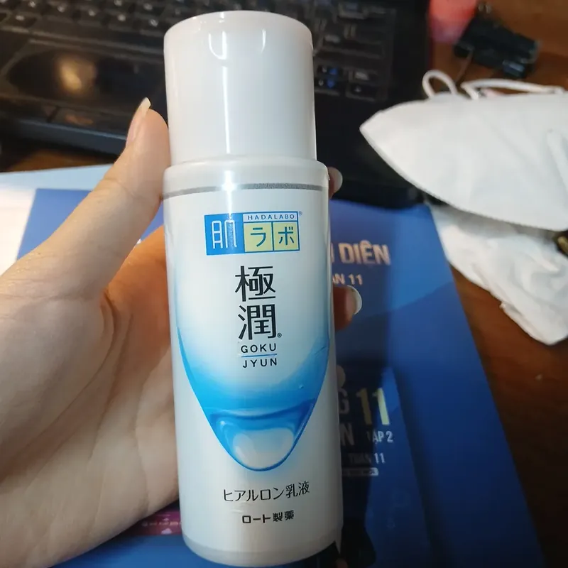 Dưỡng ẩm Hadalabo 738225