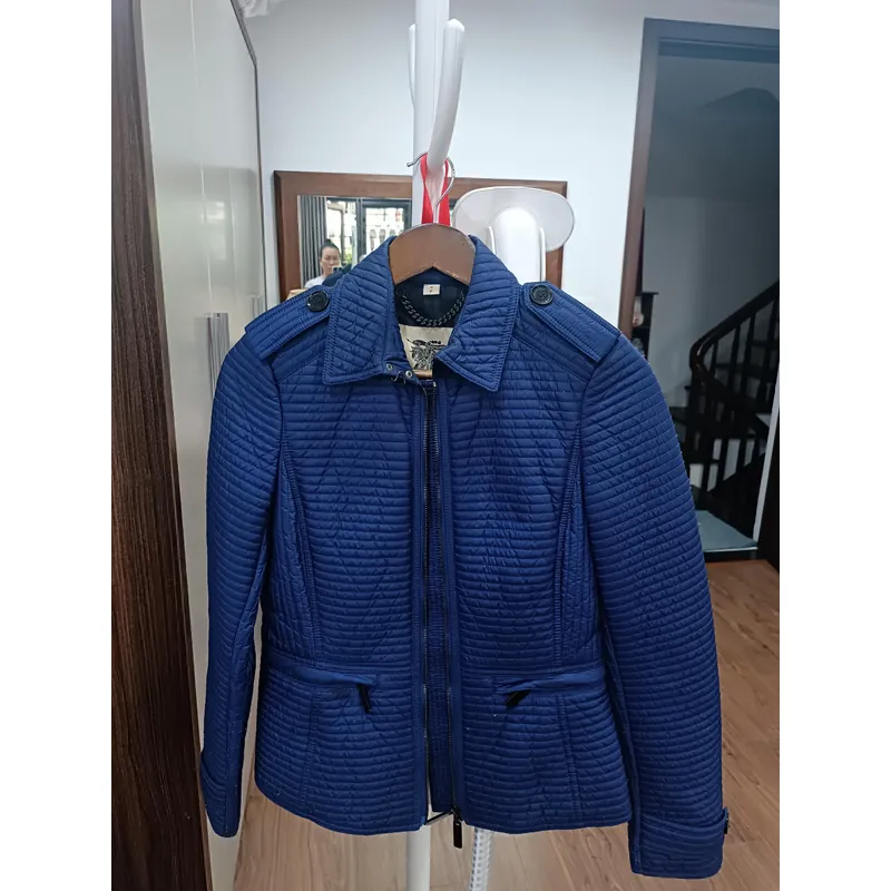 Áo khoác nữ, hãng burberry 681753