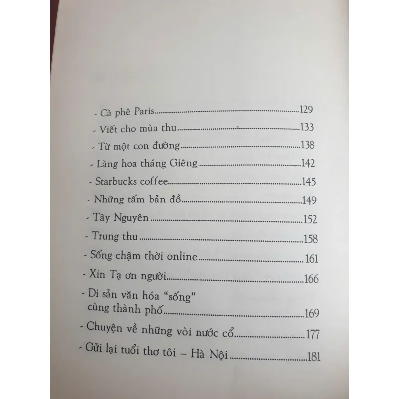 Buổi Trưa Trong Quán Cà Phê 747423