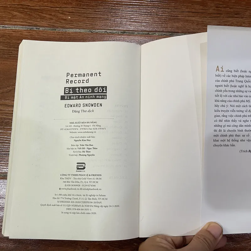 Bị theo dõi, bí mật an ninh mạng - Edward Snowden (k4) 598037