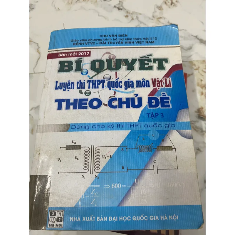 Combo Bí quyết luyện thi THPT QG Vật Lí theo chủ đề - 4 tập  692616