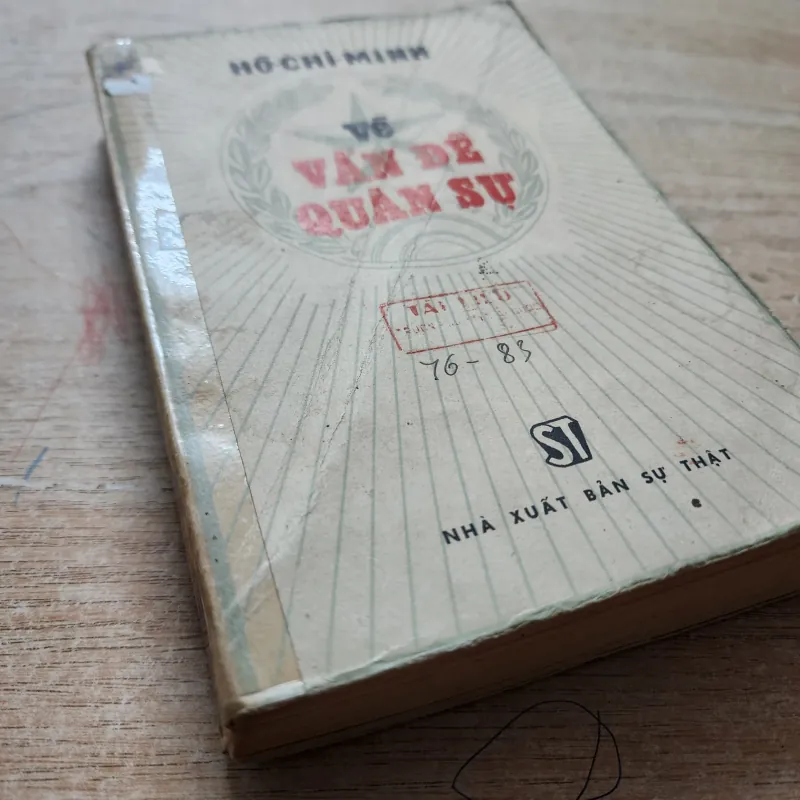 Về vấn đề quân sự | hồ chí minh | 1975 976317