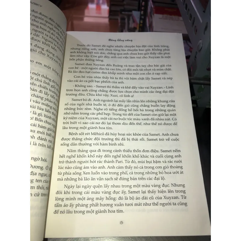 Bông hồng vàng và bình minh mưa - Konstantin Georgiyrvich Paustovsky 995158