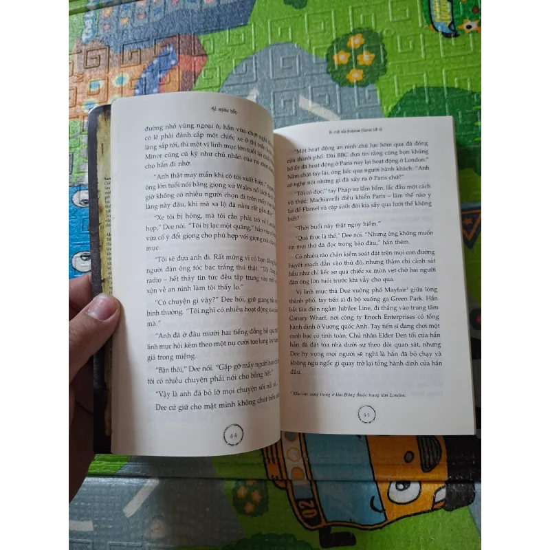 Kẻ Chiêu Hồn" (The Necromancer) 1006239