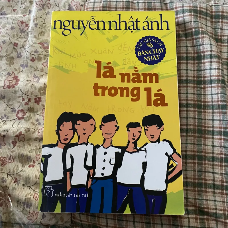 Lá nằm trong lá  787476