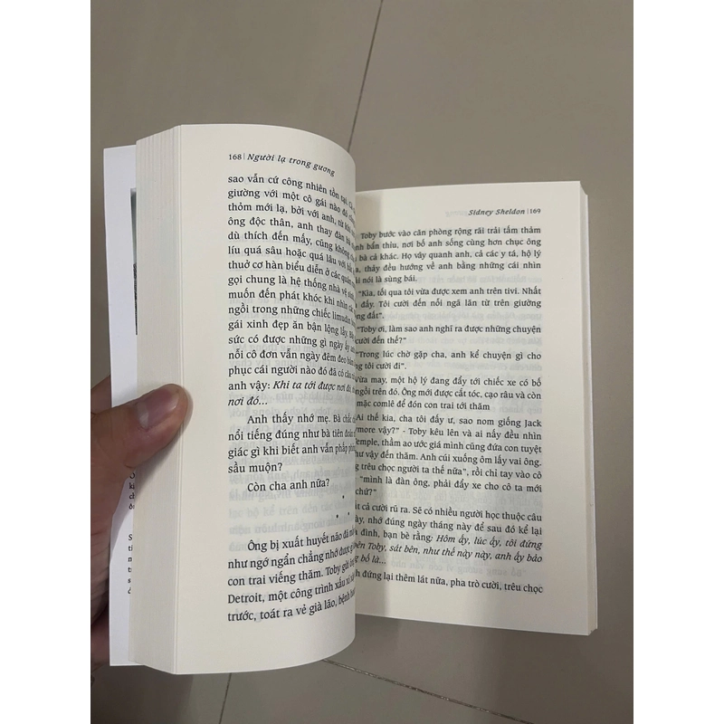 Người lạ trong gương TB (HH) - Sidney sheldon Mới 90% (Hoi) 161534
