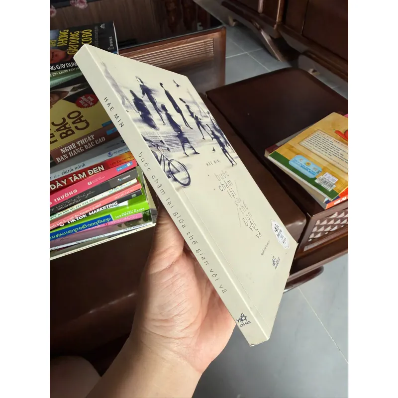 Bước Chậm Lại Giữa Thế Gian Vội Vã – Hae Min- K3 1003370