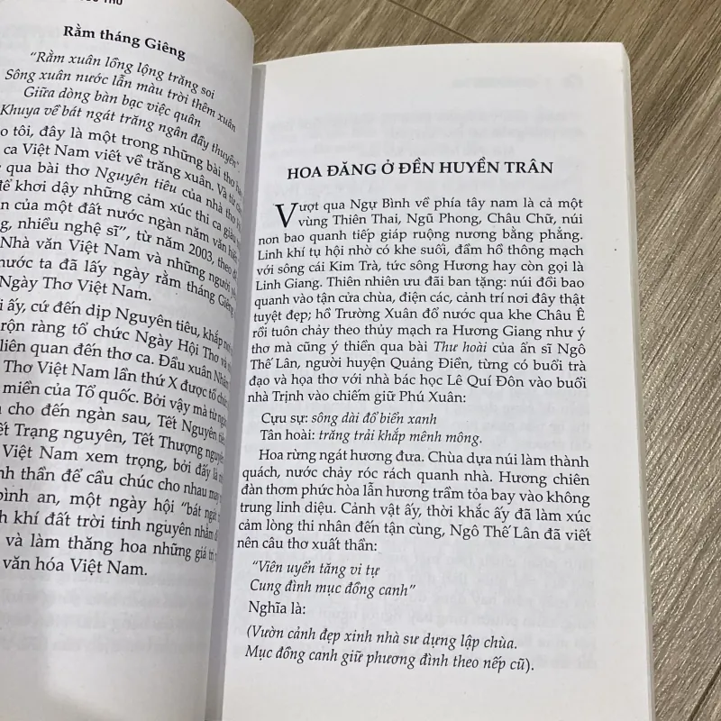 NHÌN TỪ HUẾ - BÚT KÝ VĂN HÓA, LỊCH SỬ 995907