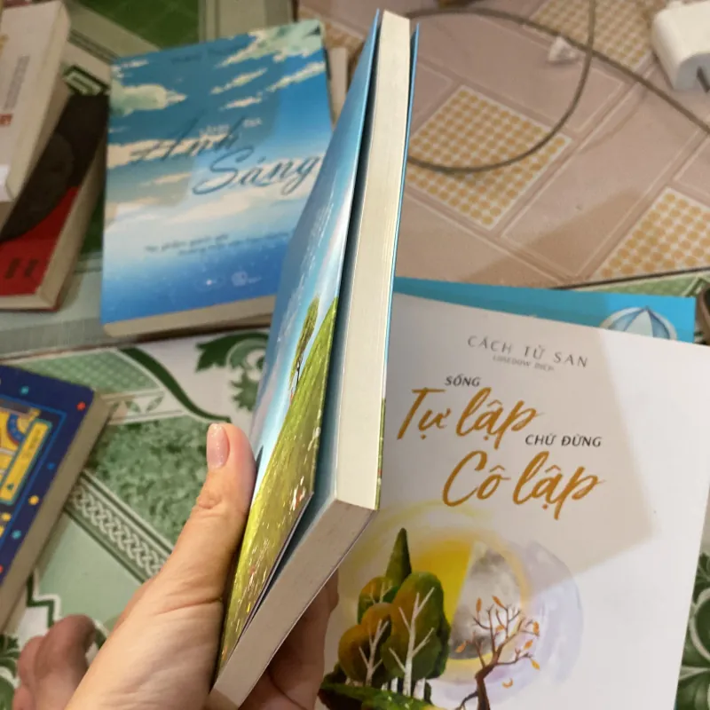 Dưới trời xanh không có anh vẫn mỉm cười  751535