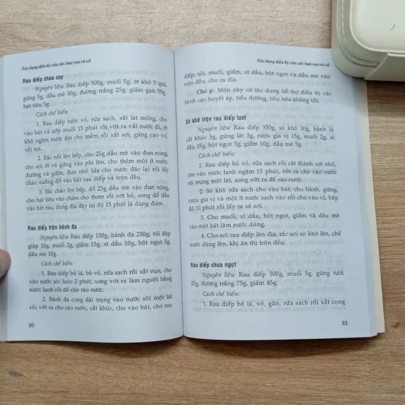 2 quyển sách cũ 971420