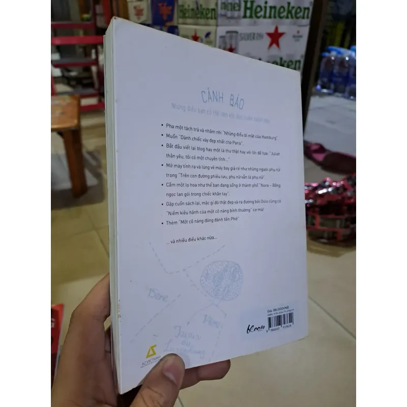 Thế giới nhỏ xinh như bàn tay con gái, Mới 80% (NguyenN) 66235