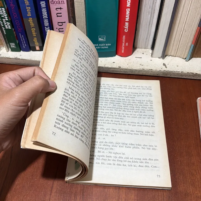 II Sách Giáo Khoa: Những Câu Chuyện Bổ Ích Và Lý Thú (2 Tập) - 2003 759301