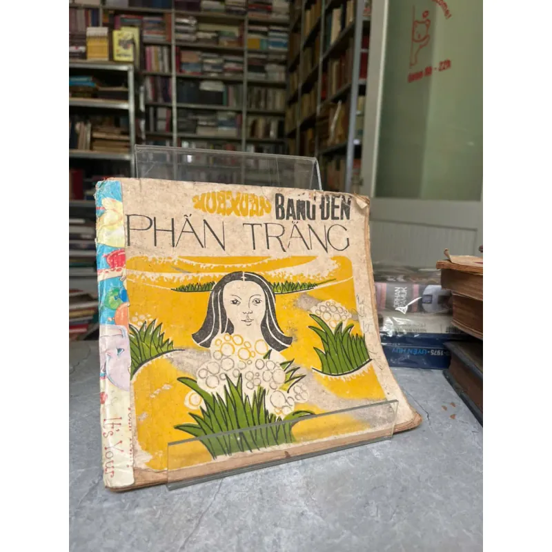 MÙA XUÂN BẢNG ĐEN VÀ PHẤN TRẮNG 561927