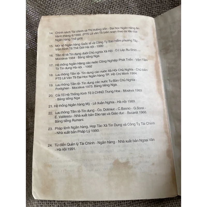 Tiền tệ và ngân hàng- hơn 300 trang  933663