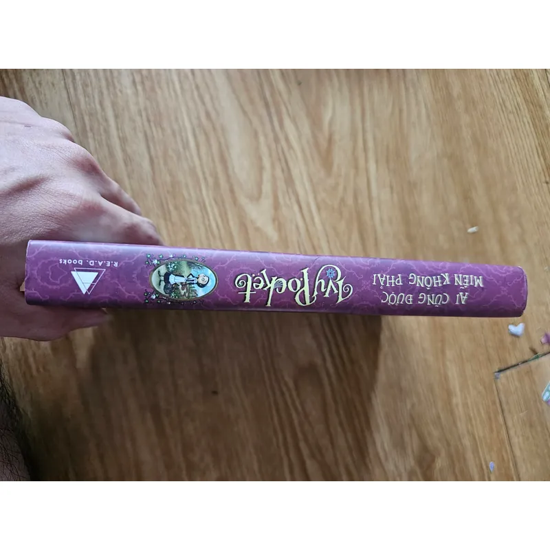 Ai cũng được miễn không phải Ivy Pocket
49k 610834