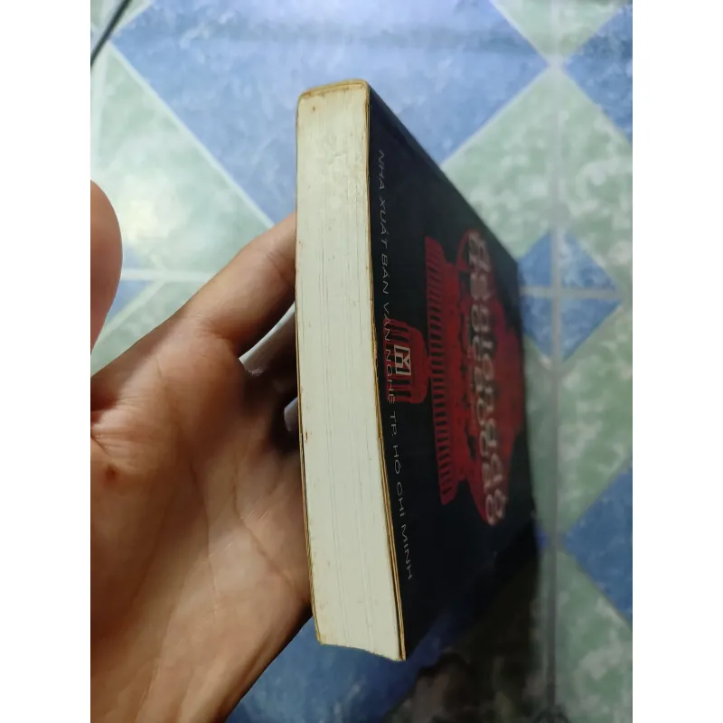 Đèn lồng đỏ treo cao cao - 997365