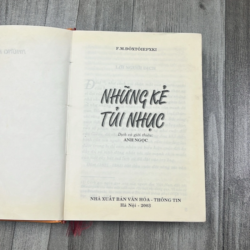 Những kẻ tủi nhục. 2b4 527799