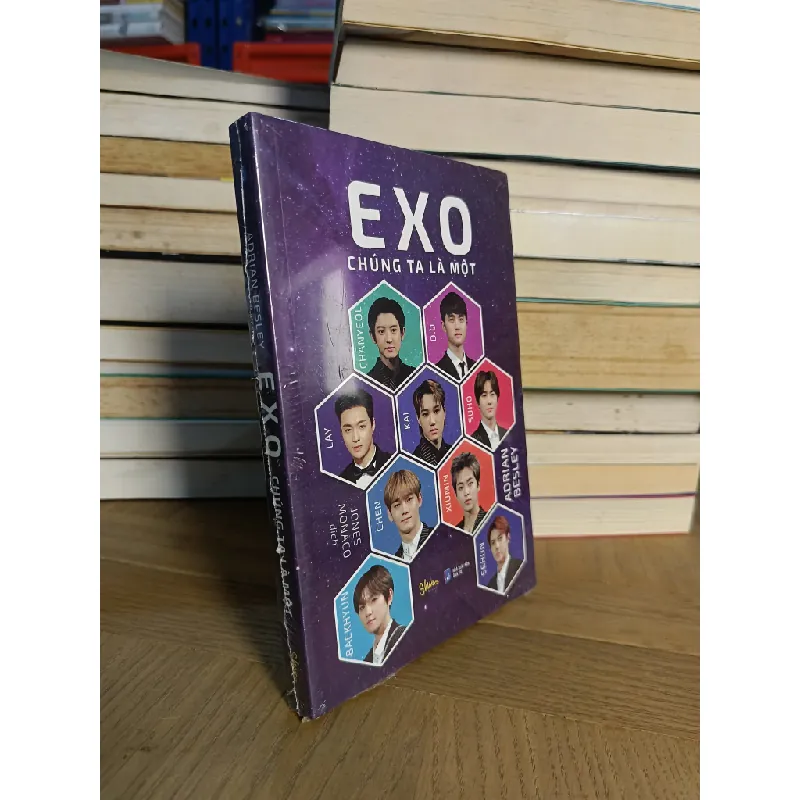 EXO Chúng ta là một - Adrian Besley 193175