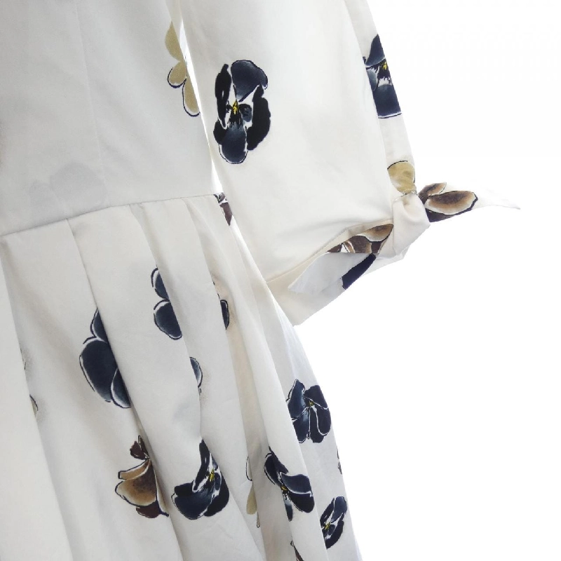 Đầm PRADA - Hàng hiệu Authentic 820422