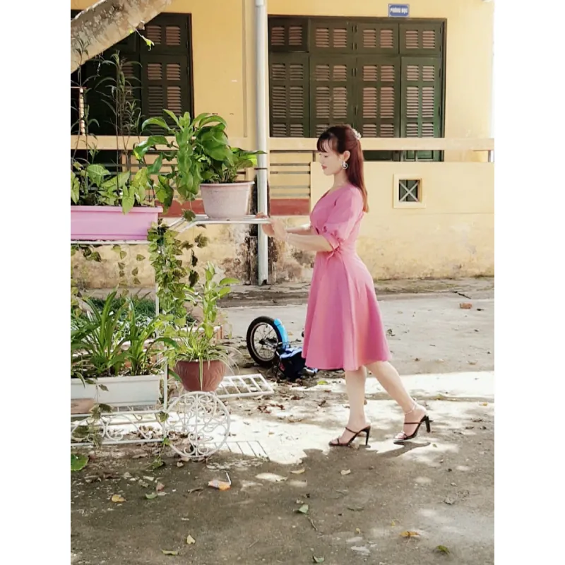 Váy hồng cổ đáp siêu xinh . Mặc 1 lần duy nhất rồi giặt cất  936519