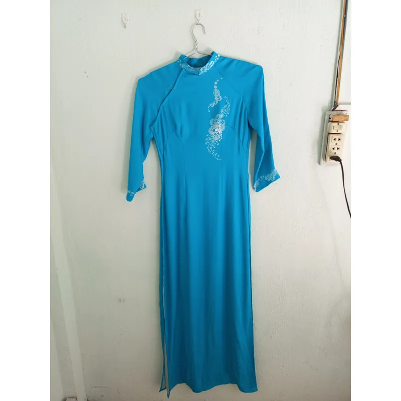 Pass 12 áo dài cá nhân em vừa bán vừa cho ạ. 713169