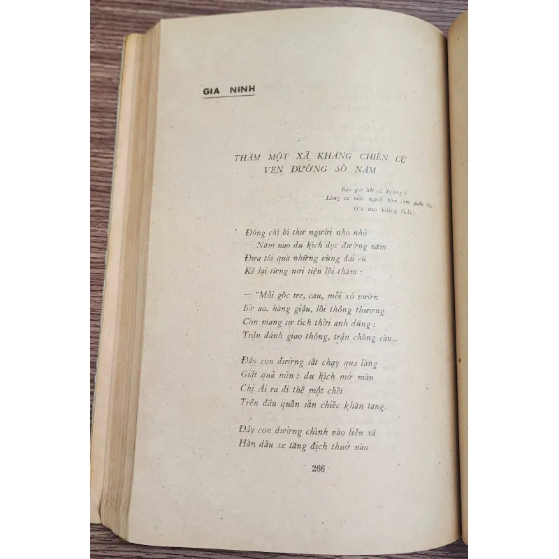 Tuyển thơ Việt Nam 1930-1975 (nhóm tuyển: Tế Hanh, Xuân Diệu, Chế Lan Viên & Trung Thông 763123