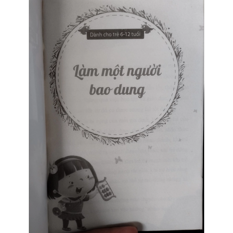 sách có tựa đề "Làm một người bao dung" của tác giả Giả Vân Bằng 546350