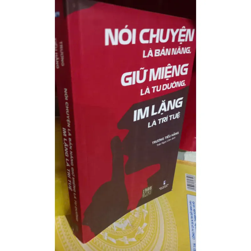 nói chuyện giữ miệng im lặng 931373